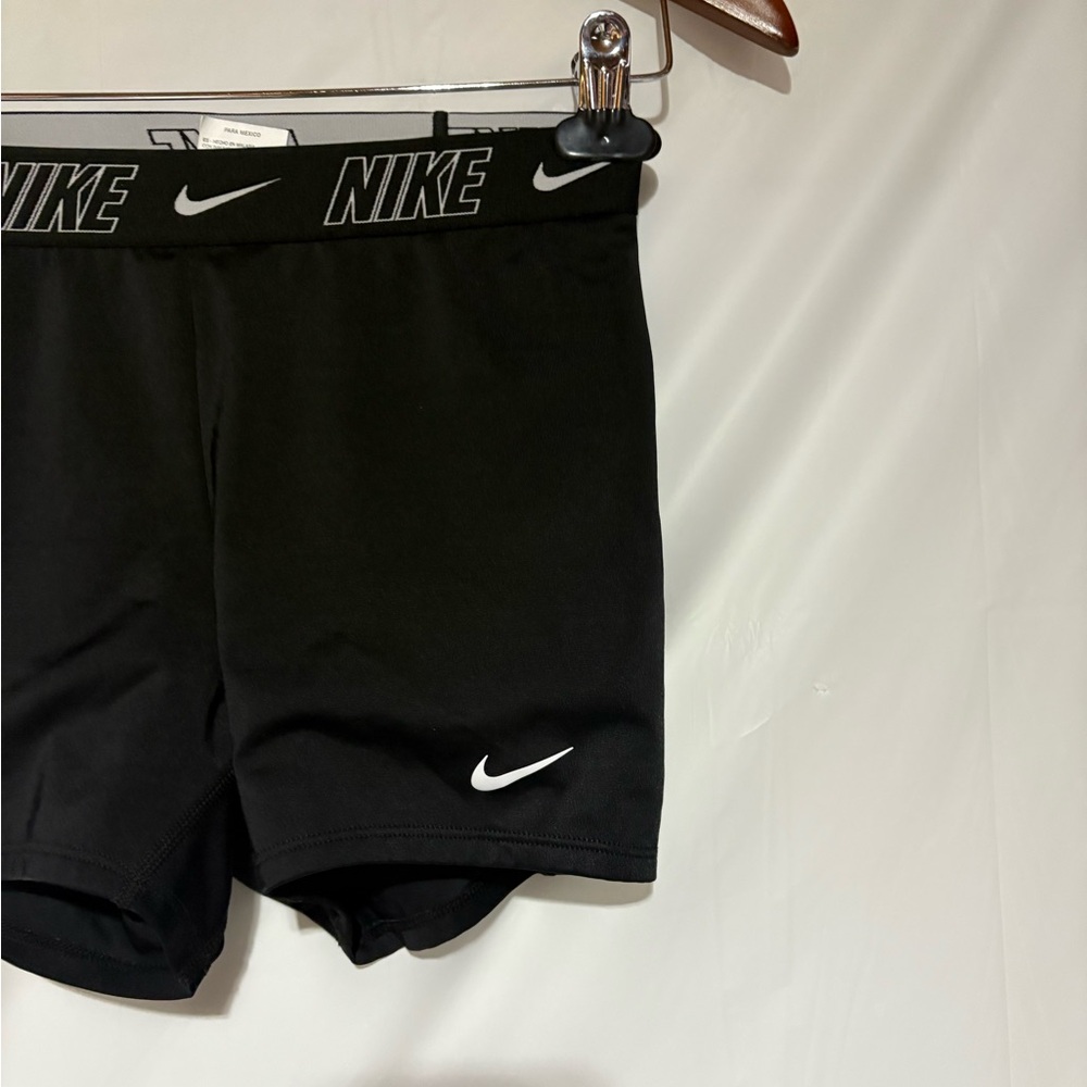 Nike Black Performance Athletic Shorts - Picture 2 of 6